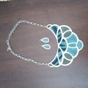 Lovely Neclace with Matching Earrings